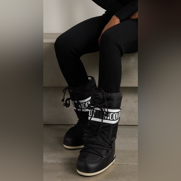 Moon Boot Icon Black Pull On Snow Weatherproof Boots 42/ 44 $240 - Picture 1 of 8